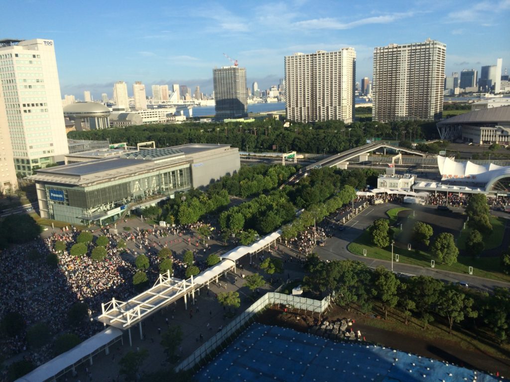 SNS上でも大騒ぎになる、夏のコミケの臭い問題について【原因と対策】